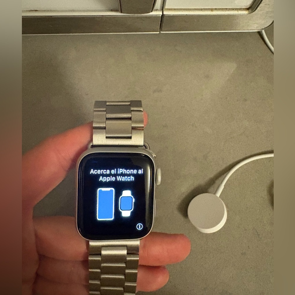 Apple Watch Series 5 in Silver titanium & ceramic (with multiple bands)